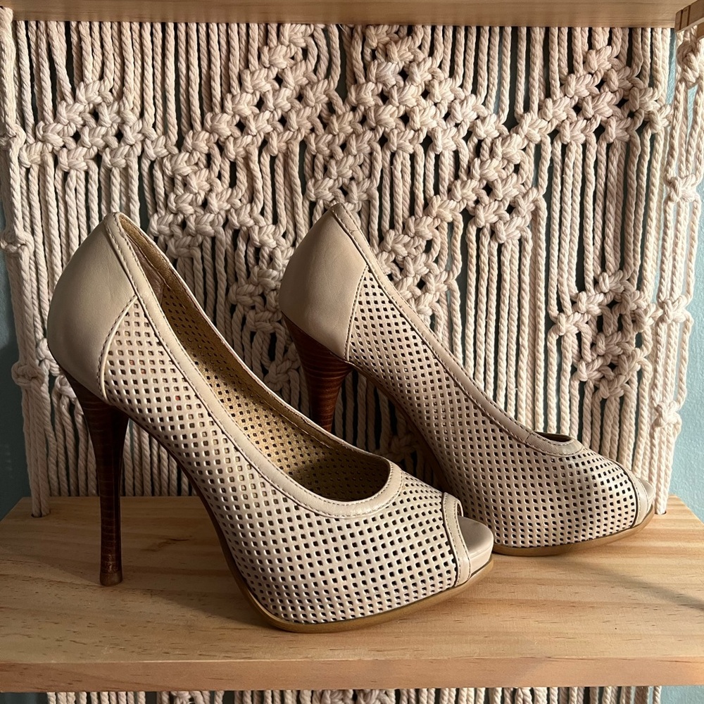 Levity Tara leather peep toe platform heels